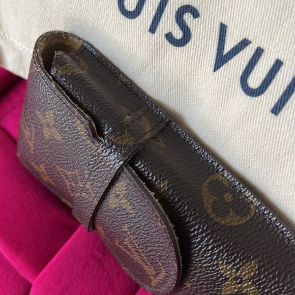 Authentic (MI1904) Louis Vuitton Glasses Case - Picture 5 of 14